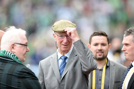  Happy Birthday to the former ROI boss Jack Charlton who turns 82 today!

Charlton also managed Newcastle. 