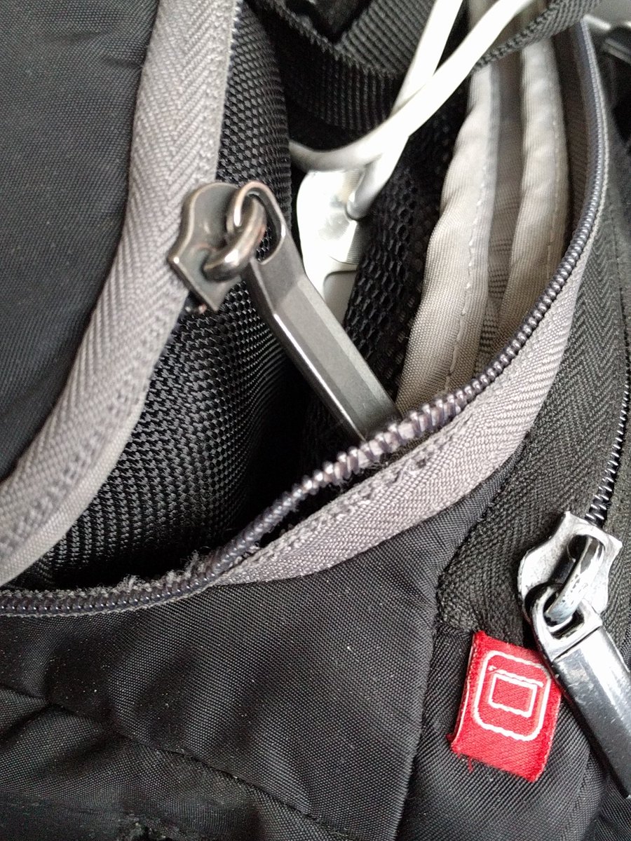 DMNDR_DACH's tweet photo. Holy S*** @manfrotto_us traveling with all my gear and this just happened! Tell me there's a quick solution! I've got shoots all week https://t.co/oDn5CXOwru