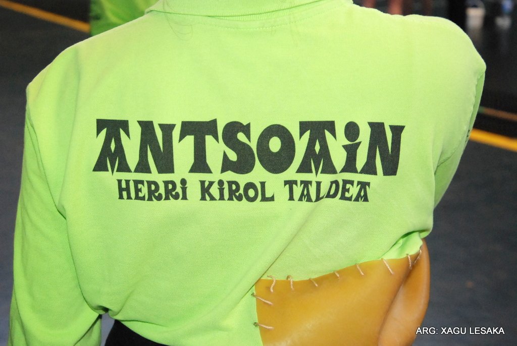 Larunbatean, Lesakan Nafarroako 4x4 sokatira Txapelketan!
Camp. Navarro 4x4, Lesaka
Gora <a href="/AntsoainSoka/">Antsoain Sokatira</a>!

Argazkiak: flickr.com/photos/1371110…
