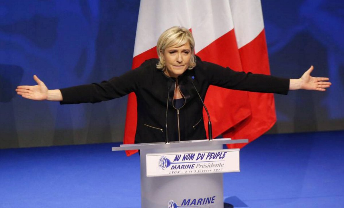 elmundotoday's tweet photo. Los votantes de Le Pen, tristes pero satisfechos porque no ha ganado una mujer https://t.co/T2TqpVqlGX https://t.co/2EEIo9Nob8