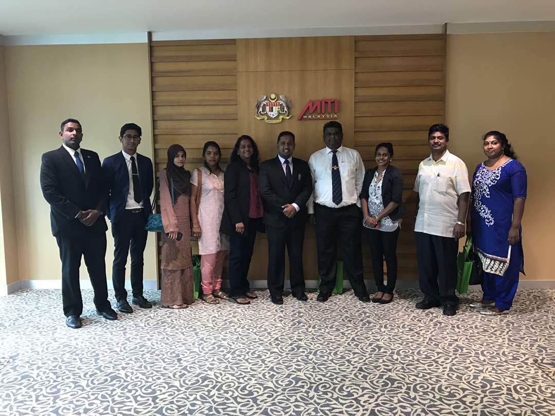 Round Table Discussion regarding Halal for Malaysian SME's with YB Dato' Sri Mustapa Mohd. 11 Indian SMEs took part in this discussion