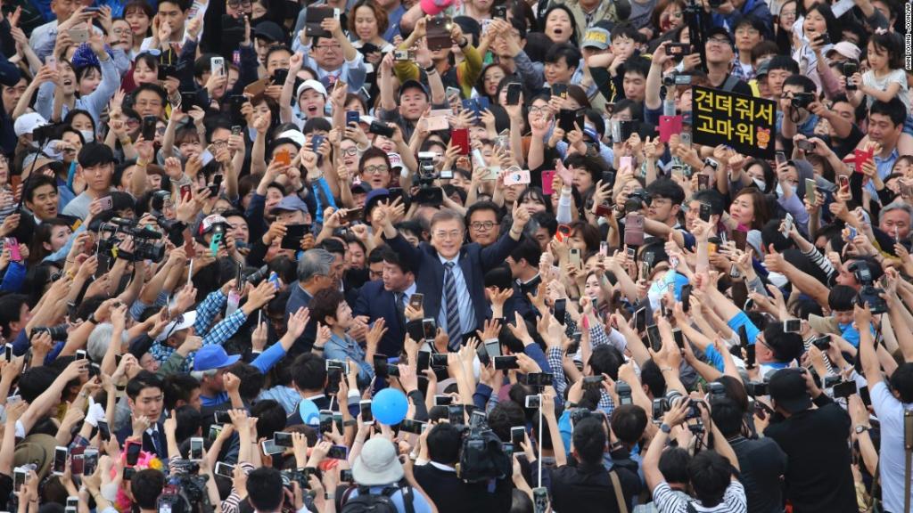 galaw882's tweet photo. South Koreans will elect a new president on Tuesday and for many of the voters, North... https://t.co/NIqYYWWlZ1 by #CNN via @c0nvey https://t.co/qtXcKmaQ4N