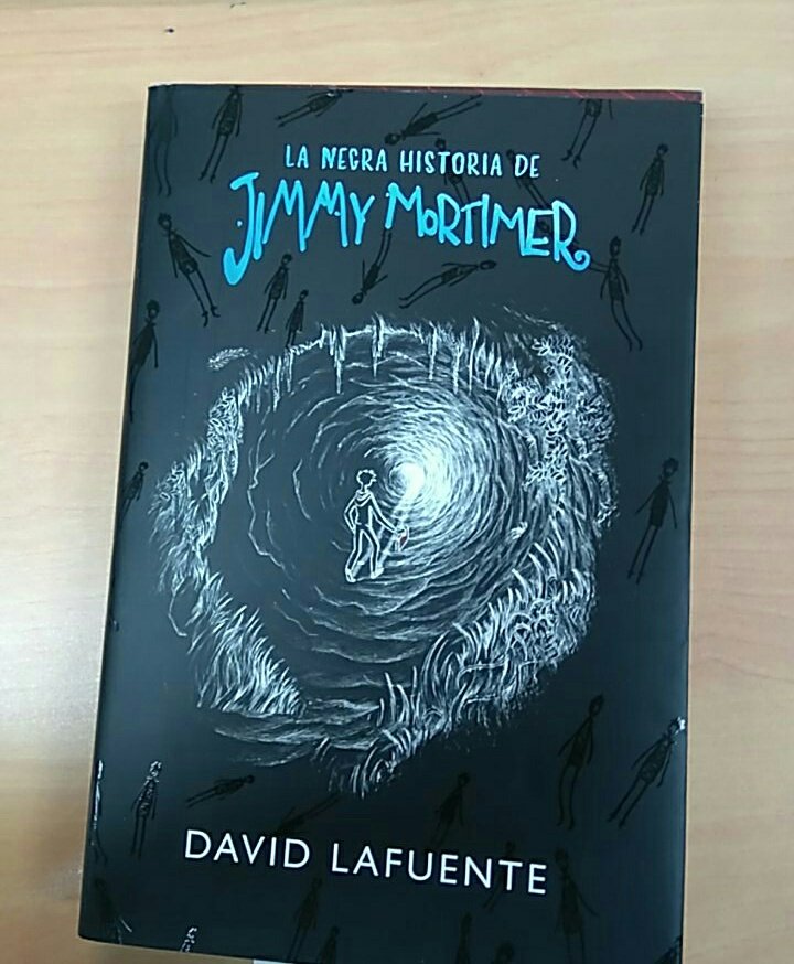 Muchas gracias <a href="/DavidLafuente/">Cuenta6</a> por adelantarnos tu novela!Estamos deseando devorarla! #LaNegraHistoriaDeJimmyMortimer Muy pronto a la venta!