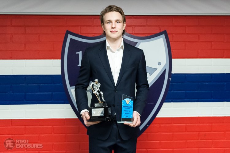 HIFKHockey's tweet image. Kolmelle Kollille pitkät sopimukset hifk.fi/uutiset/kolmel… #HIFK #Liiga #Kollit