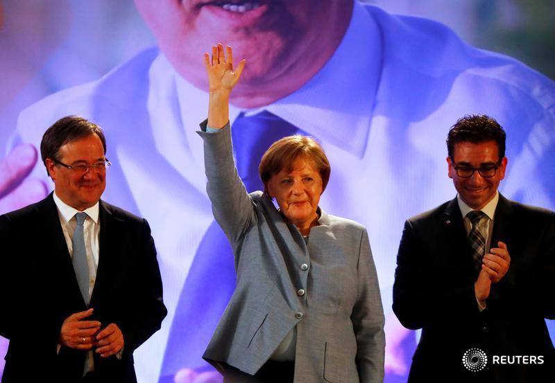 joelmacho1's tweet photo. - Macron's first steps as president
- Merkel gains in state elections
- Renzi makes... https://t.co/TKLrhMwf5o by #Reuters via @c0nvey https://t.co/505X9f4LHJ