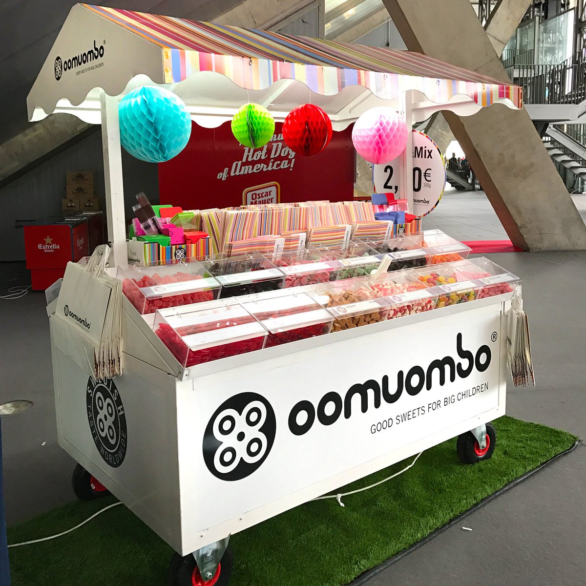 ¡Haz una dulce pausa de los partidos del <a href="/MutuaMadridOpen/">#MMOPEN</a>! Nos encontrarás en la entrada y en el food córner🍭🎾 #FelizLunes #MMOPEN