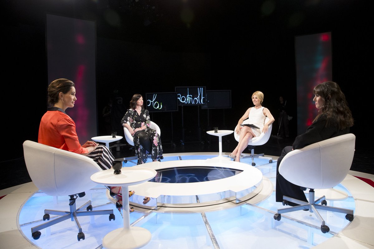 Version_TVE's tweet photo. Estas chicas ayer llegaron a medio millón de espectadores. Un ejemplo de que el cine bien hecho tiene su recompensa. https://t.co/lJBg2faMzc https://t.co/0NOYTR6rxv