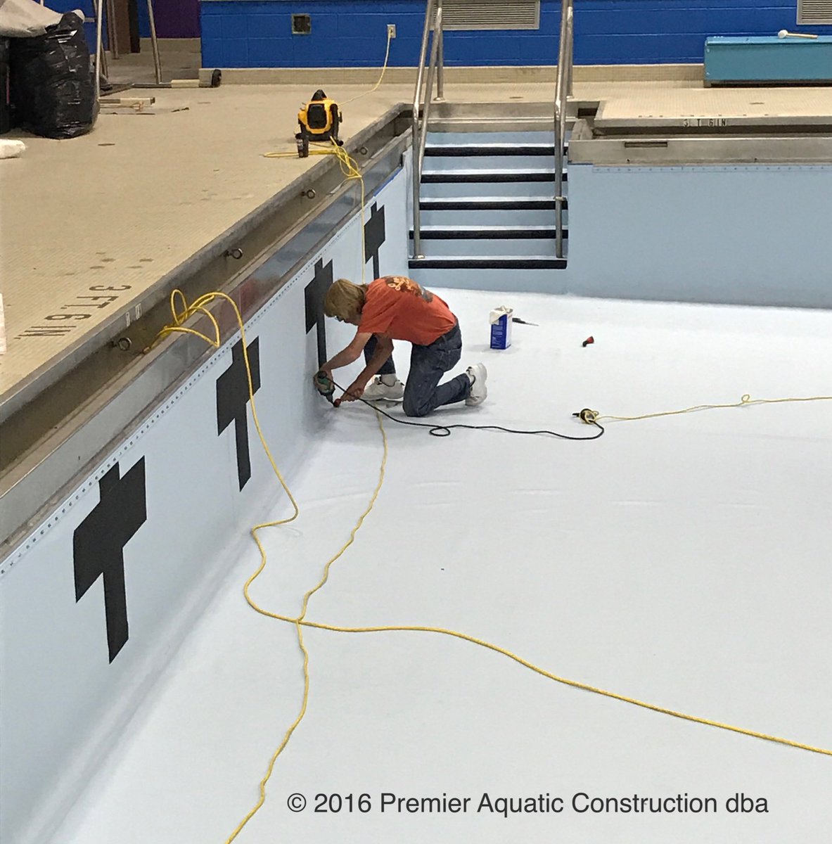 PAC_Midwest's tweet photo. Our crews installing a new 60 Mil PVC Liner at Elston Middle School this morning! #Aquatics #CommercialPools #SwimmingPools #PoolSeason2017 https://t.co/2lrBPGPJif