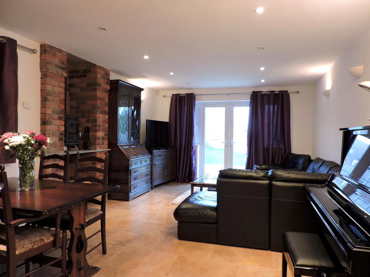 bit.ly/2pnic7j Executive five bedroom house. #Donttakeourwordforit #seeforyourself @PropertyHants <a href="/Neal_Ball_AM/">Neal</a>