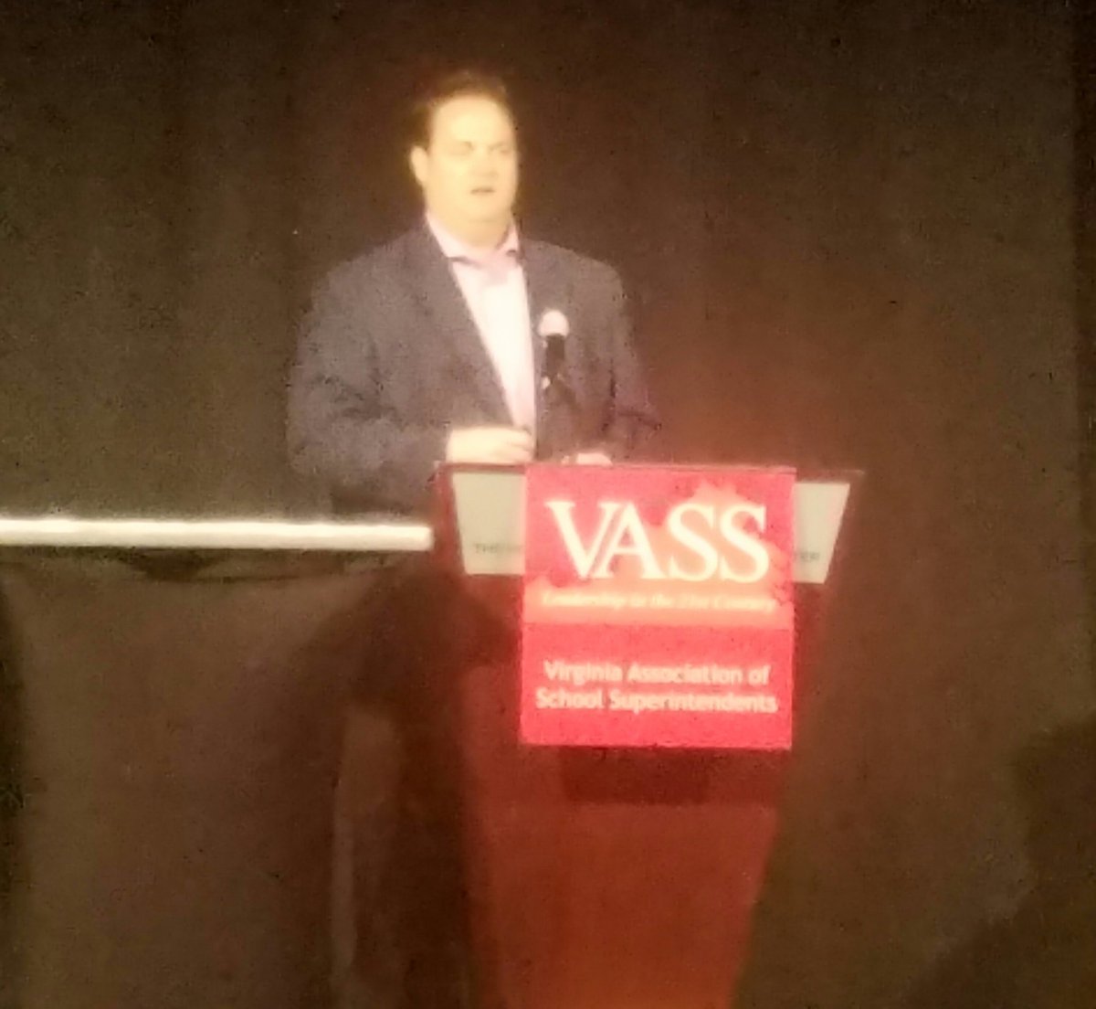 DarlaEdwards13's tweet photo. Dr. Spence inspires superintendents at the Spring VASS Conference. #ignitingleadership @vbschools @BeachSupe @vassnews https://t.co/GMnukyf0C3