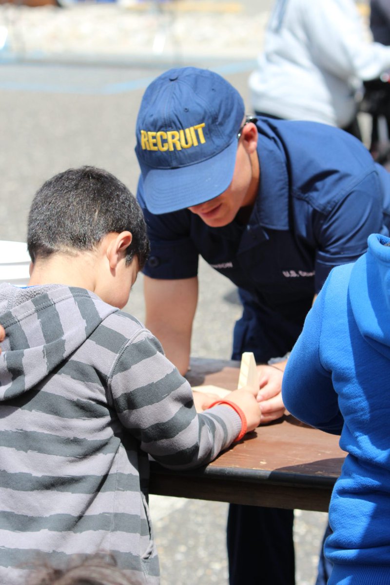 CookeCapeMay's tweet photo. @uscg @coastguardnews Community Festival in #CapeMay #photoblog https://t.co/iMLCihP8dx https://t.co/rhH4IuwcAD