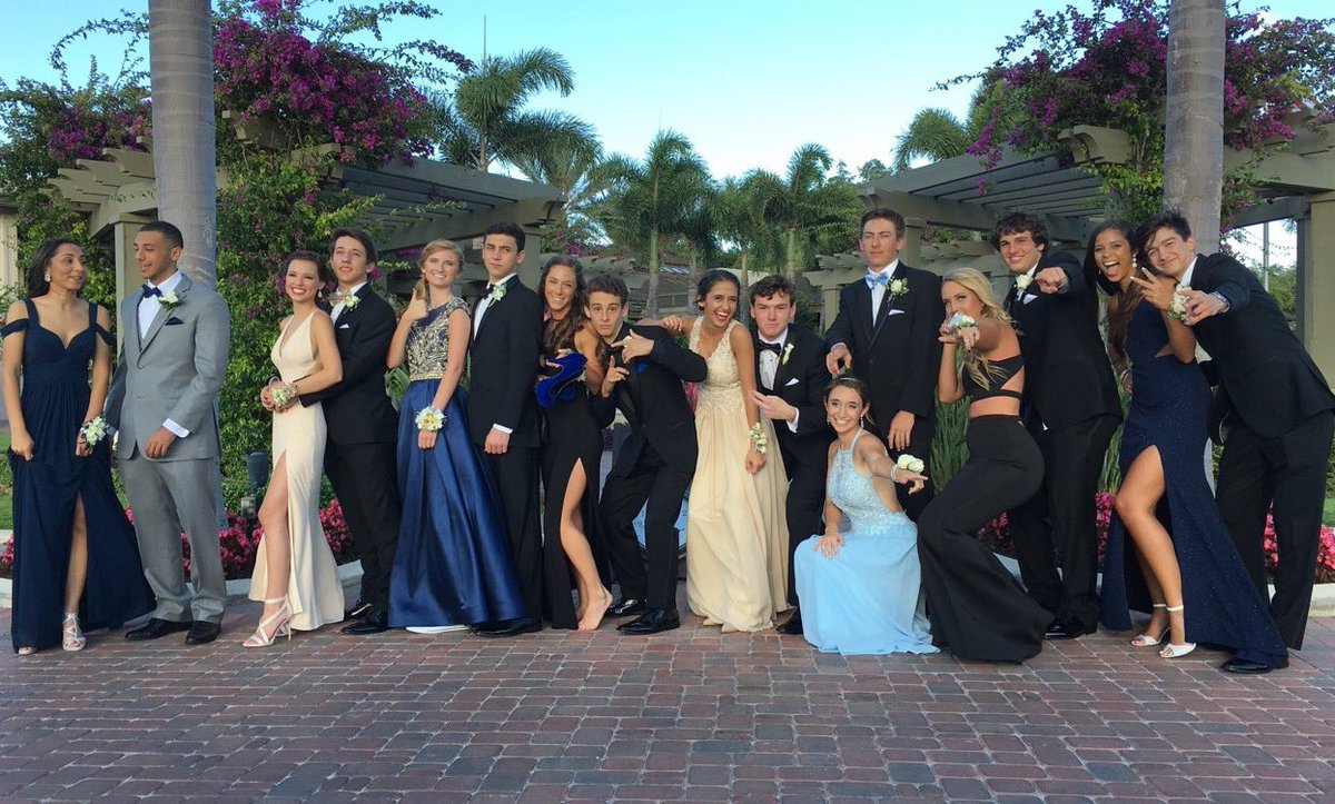 AntonioMelanie's tweet photo. class of 2017 killing it at prom one last time https://t.co/tA2NBRfwBl