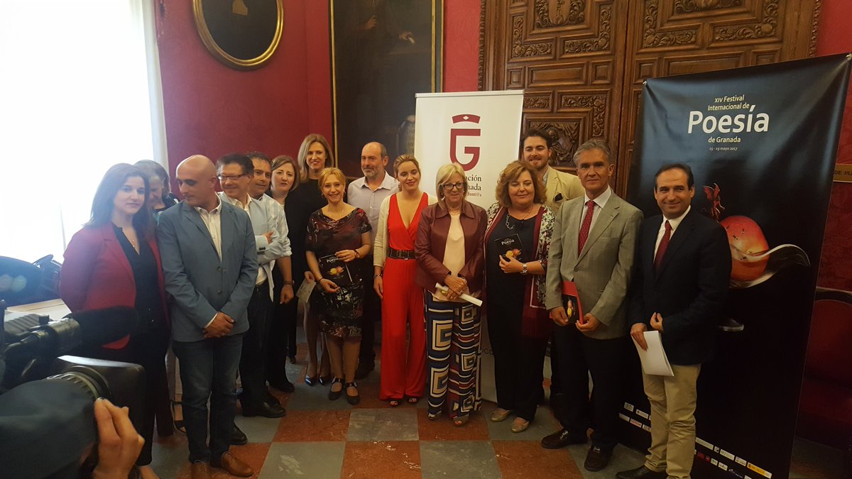 Insurreccion_'s tweet photo. Hoy hemos estado inaugurando XIV FIP. El 19 de Mayo nos visitará la poetisa Mariel Damián. Todo un lujo @guevejar @dipgra @biblioguevejar https://t.co/8vo75kfYc5