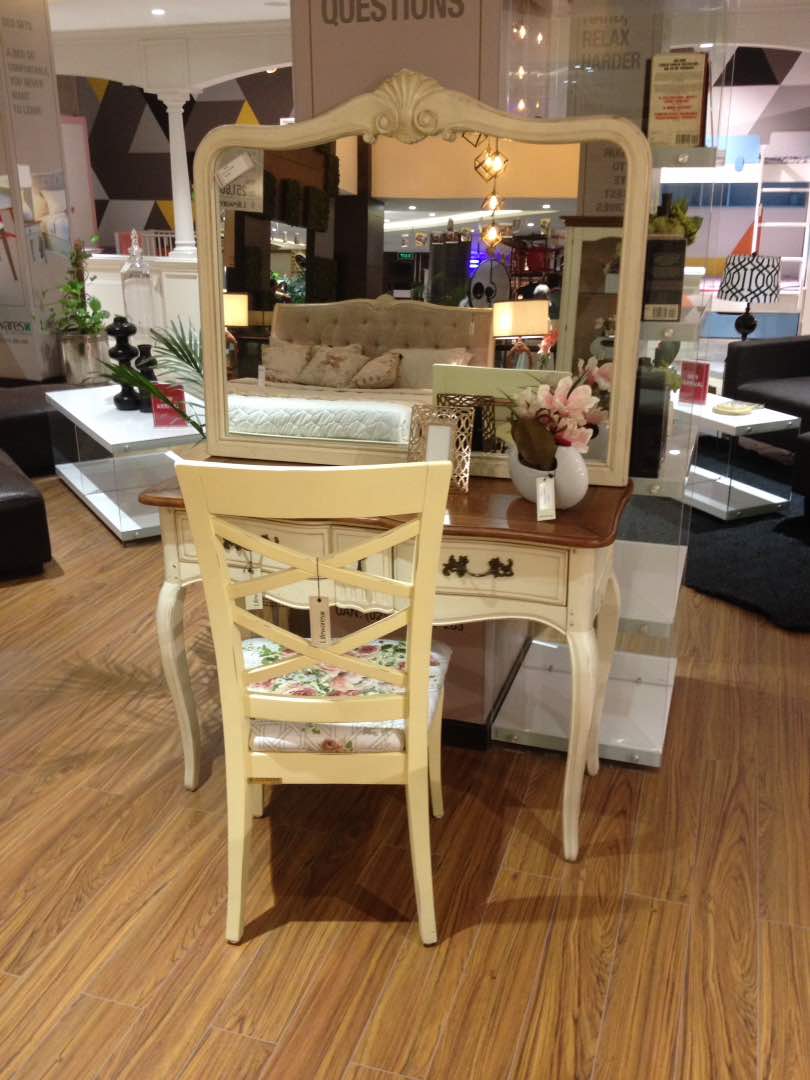 cricsohu's tweet image. I can't say no to them 
#interwoodinisl