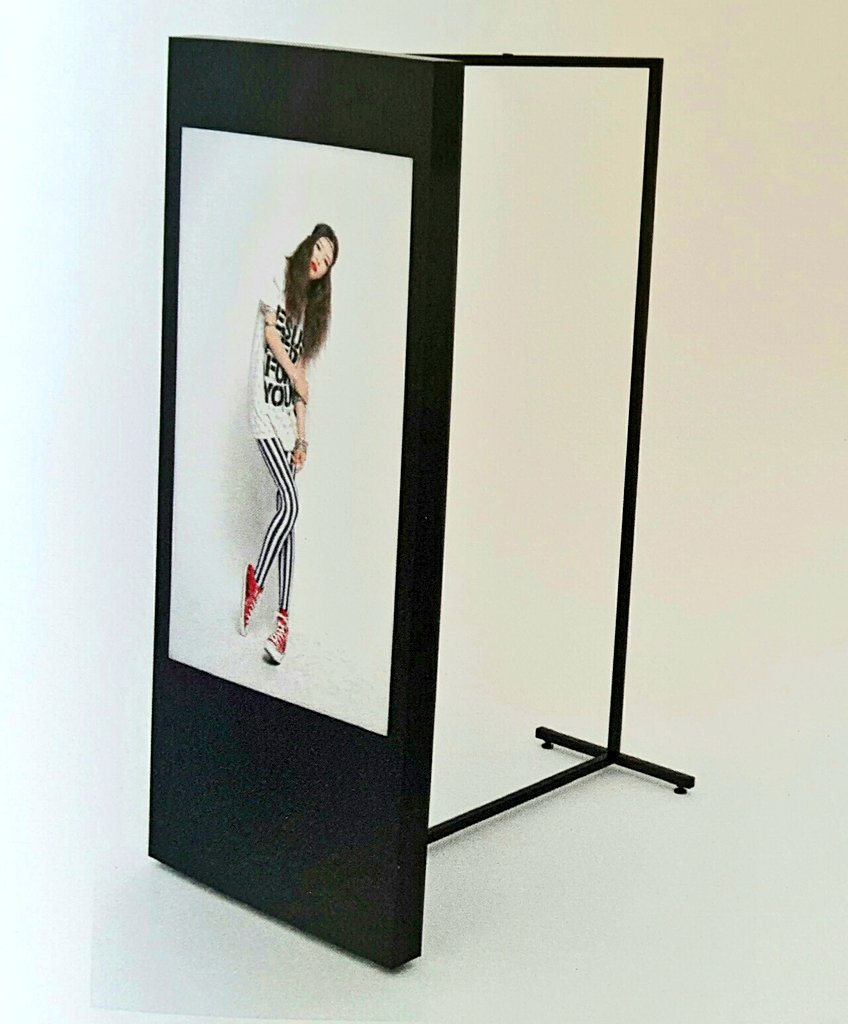 davecrispin's tweet photo. https://t.co/53ACyT6Nne uk reseller for @FT_FirstView Go to #standB5 @RtlDesignExpo #rdse #retail #fashion #digitalclothesrail https://t.co/GST73khul4