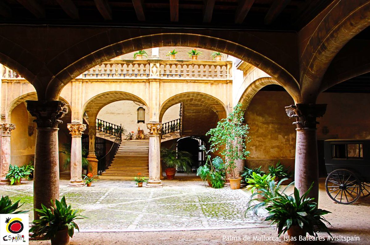 SpaininIreland's tweet photo. There's more to #Palma than just sun and sea. Get lost in the streets and discover a city in #Mallorca you'll fall in love with. #VisitSpain https://t.co/Le5r9ROx21