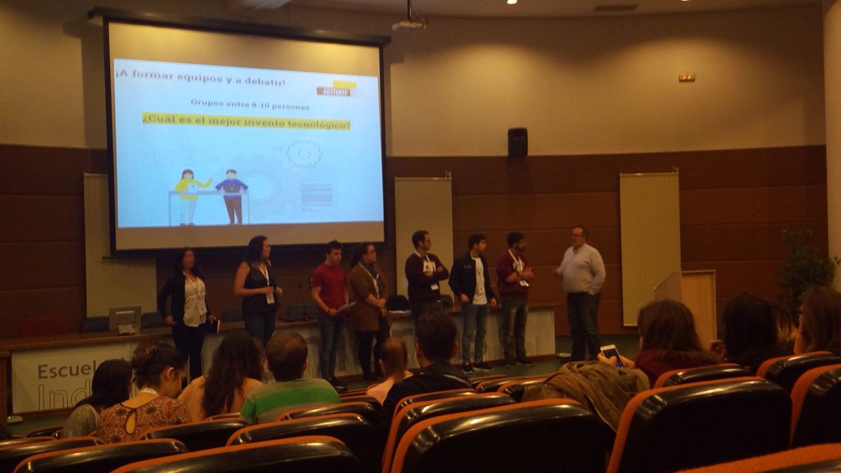 EmprendeULE's tweet photo. Otro año más el curso de @GoogleActivate de @Google acerca el #MarketingDigital a los estudiantes de @unileon en #LeonEsp https://t.co/yYlBvMbPP0