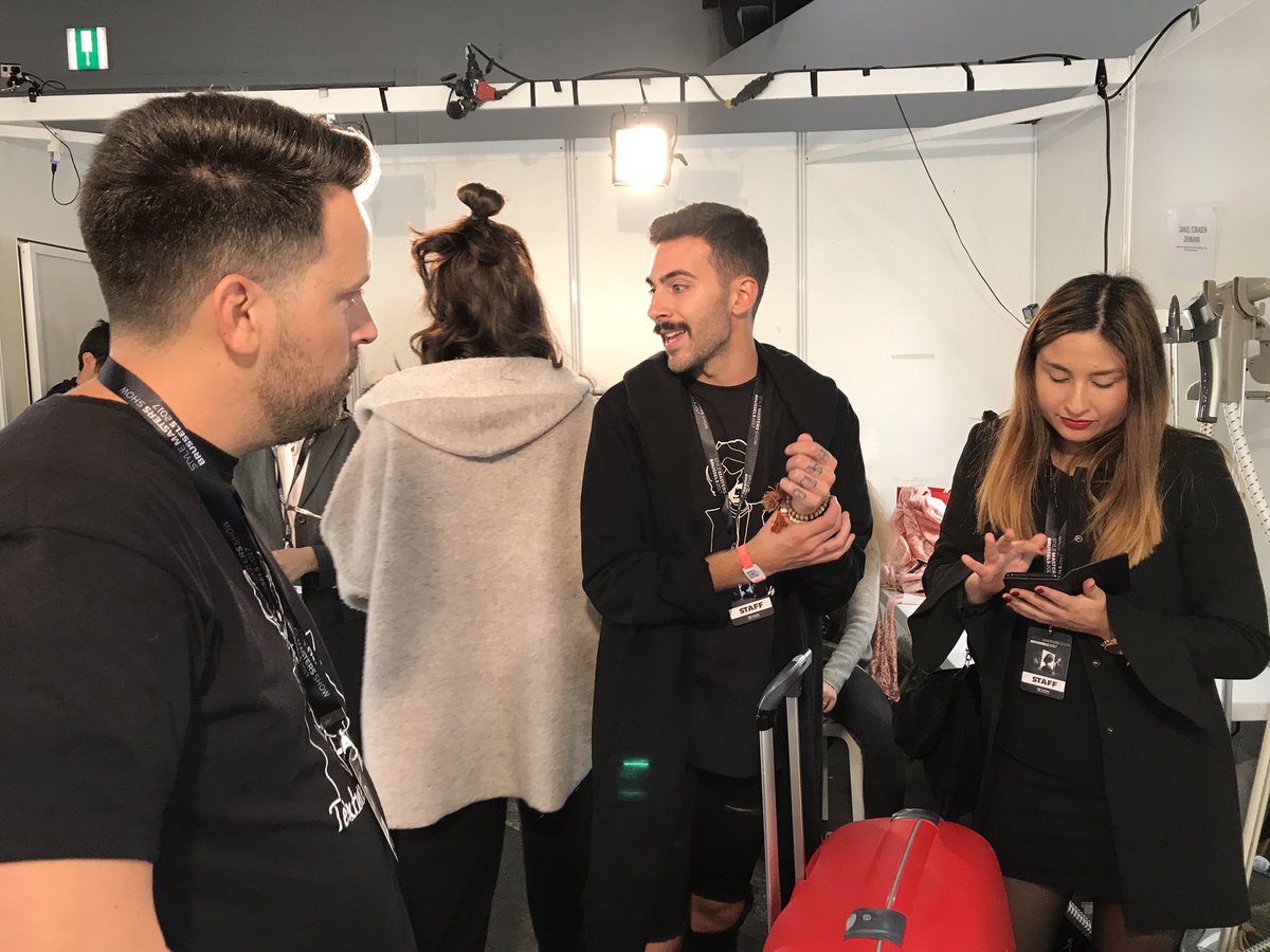 EsteticaSpain's tweet photo. Algunas imágenes del backstage de #IamStyleMasterShow de #RevlonProfessional. ¡Descúbrelo con nosotros! https://t.co/KL61fMOaOV
