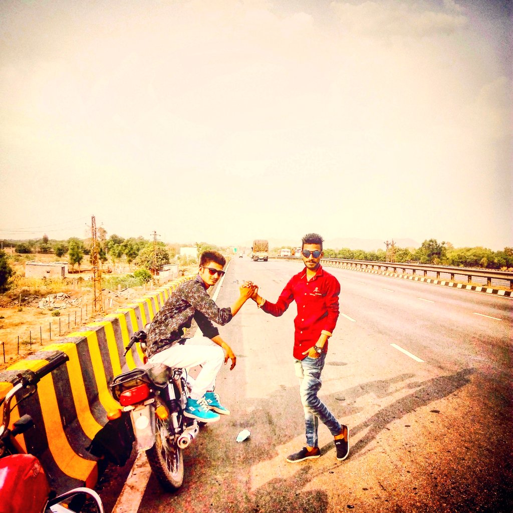 VPomawa's tweet photo. Vikram maru Pomawa https://t.co/g620uH2QmH