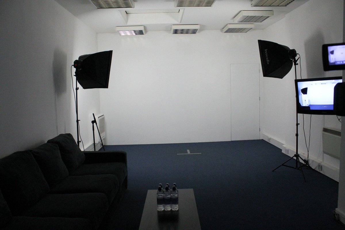 Casting_Beach's tweet photo. BEACH CASTING STUDIO available for hire #Rehearsalspace #castingstudio #meetingroom #selftapesession #generals email A1@BEACH-CASTING.COM https://t.co/23ig2Fd2Uz