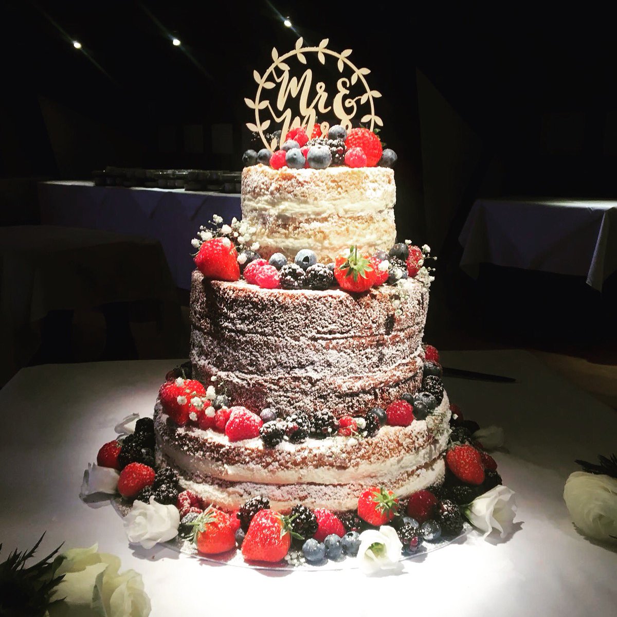 CakeByDominique's tweet photo. Lovely photo from Sarah &amp; Neil's wedding at @Rivington_Barn last Friday ❤️👰🏼🎩💍 https://t.co/aot8uOp2xi