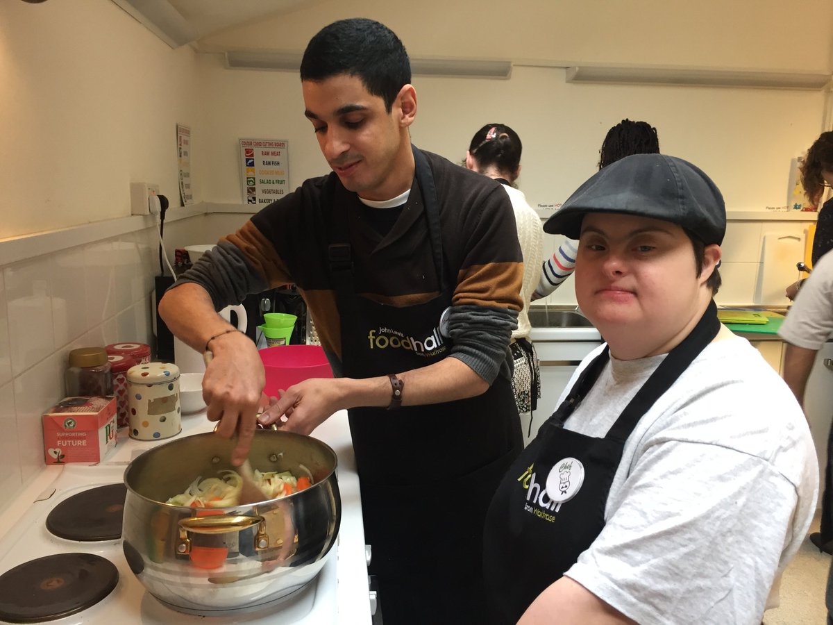 PIPLDN's tweet image. Monday's #cookingsession. Students learn how to prepare #healthymeals so they can have more #independentlives #charity #learningdisabilities