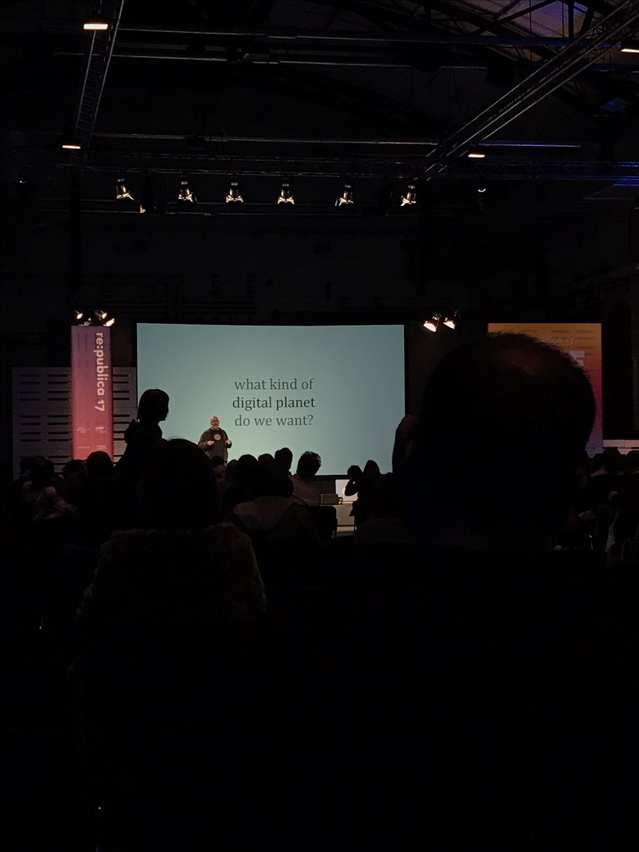 lauraluu90's tweet photo. In Sachen #IoT darf es nicht länger nur heißen "was ist möglich?" sondern "was ist verantwortungsvoll?" #RP17 https://t.co/5eO4FC3hsn