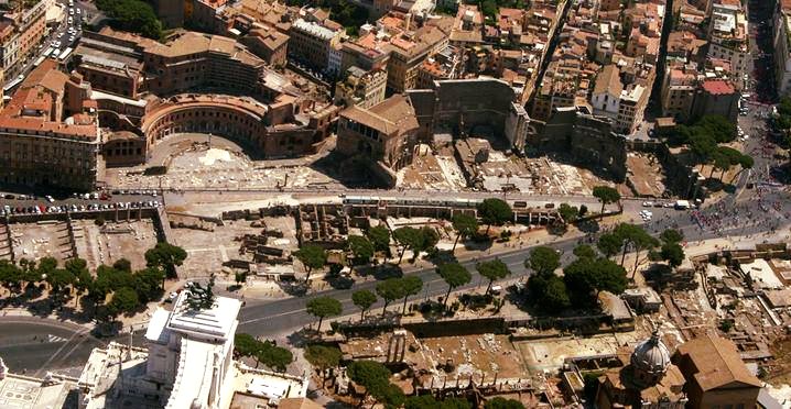Sovrintendenza's tweet photo. Mercoledì non perdetevi la visita guidata gratuita ai #ForiImperiali con #ArcheologiaInComune! info e prenotazione obbligatoria allo 060608 https://t.co/TxznuWLZ5c