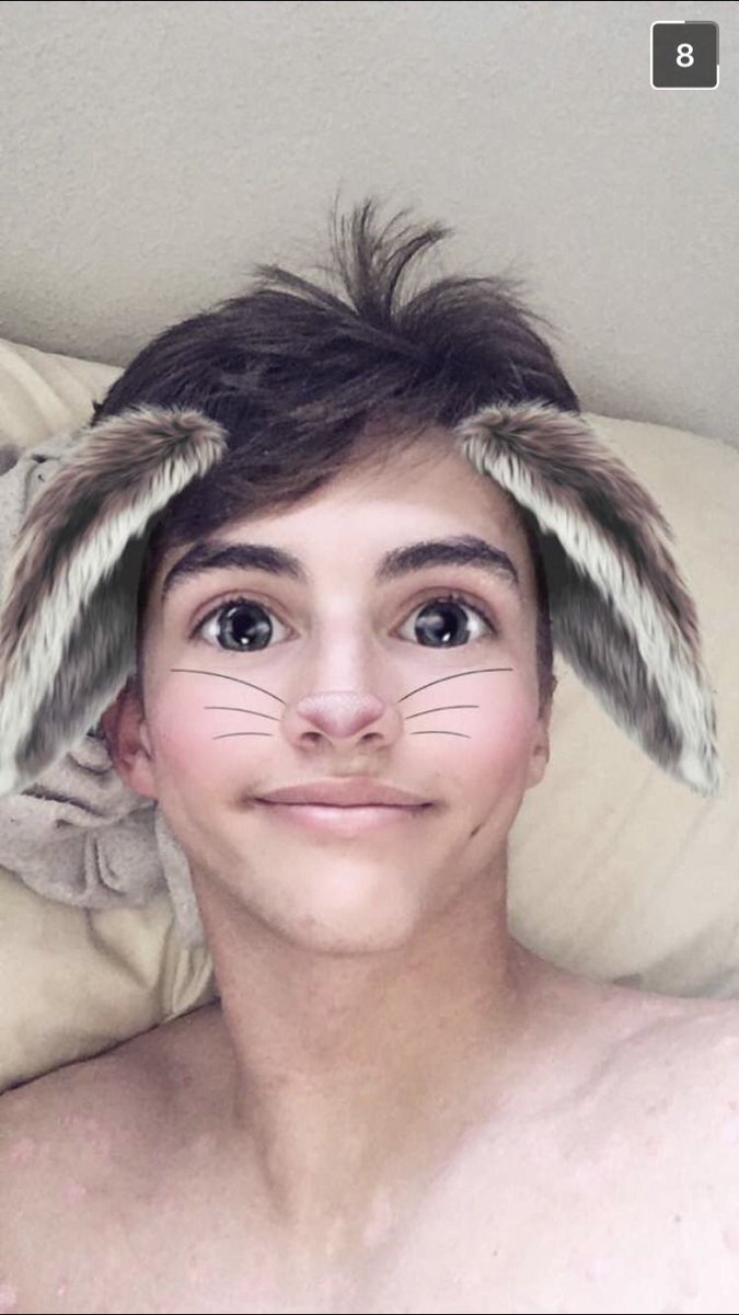 annalewis_'s tweet photo. Happy birthday @jac_hardman 💩💙 https://t.co/GjYNMqe9ct