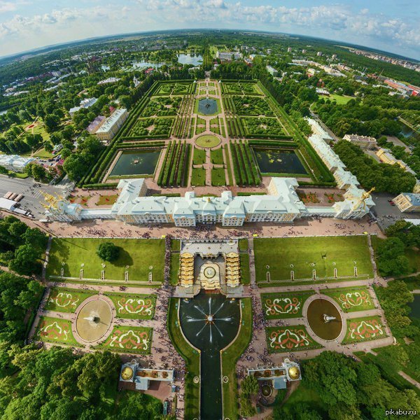 OceanClimax's tweet photo. #tourism Petehof restoration 🏰 https://t.co/NgtUIcMOZ9
