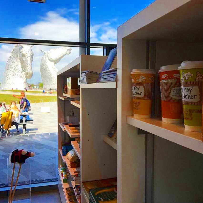 Must be one of the best views from a gift shop <a href="/HelixFalkirk/">The Helix</a> The Skinny Sketchers are looking happy hanging out with The Kelpies in the sun.