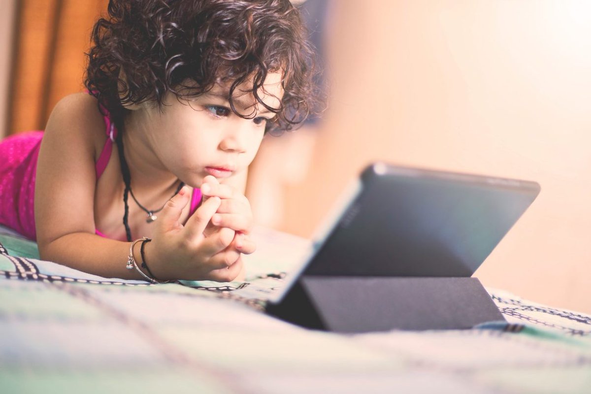 ZEROTOTHREE's tweet photo. Toddlers’ screen time linked to slower speech development, study finds: https://t.co/Q1ITGnEAWc @NewsHour https://t.co/Q0E5GhnPLx