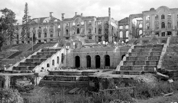 OceanClimax's tweet photo. #tourism Petehof restoration 🏰 https://t.co/NgtUIcMOZ9