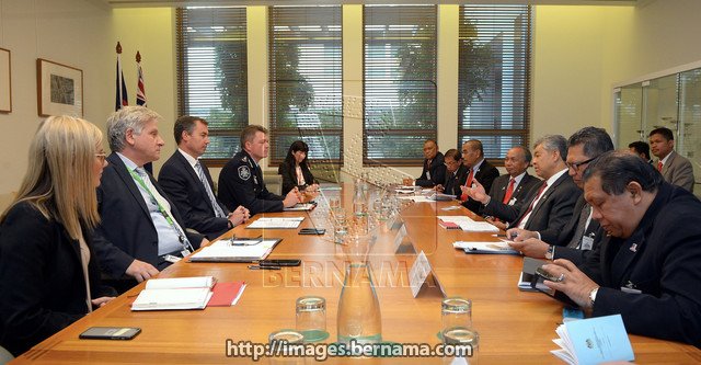 bernamadotcom's tweet photo. Malaysia dan Australia kongsi maklumat risikan pendatang asing - TPM @Zahid_Hamidi https://t.co/oP6je2NmRd https://t.co/E8ddagBqyJ