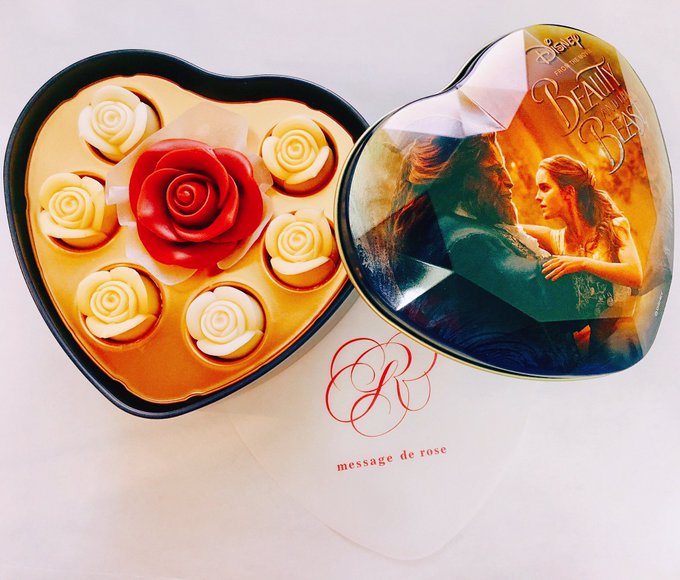 美女と野獣のおみやげ🎁
バラのチョコレートです🌹✨

なんか食べるのもったいな( ˶'⚰︎`˵ ) 