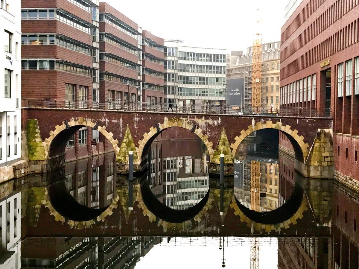 DeniDemarko's tweet photo. Amazing city of Hamburg 👍😀 #Hamburg @mopo @PRINZ_Hamburg #city #visit #germany #photo #picture #photography #beautiful #amazing https://t.co/W4MfxvbaBn