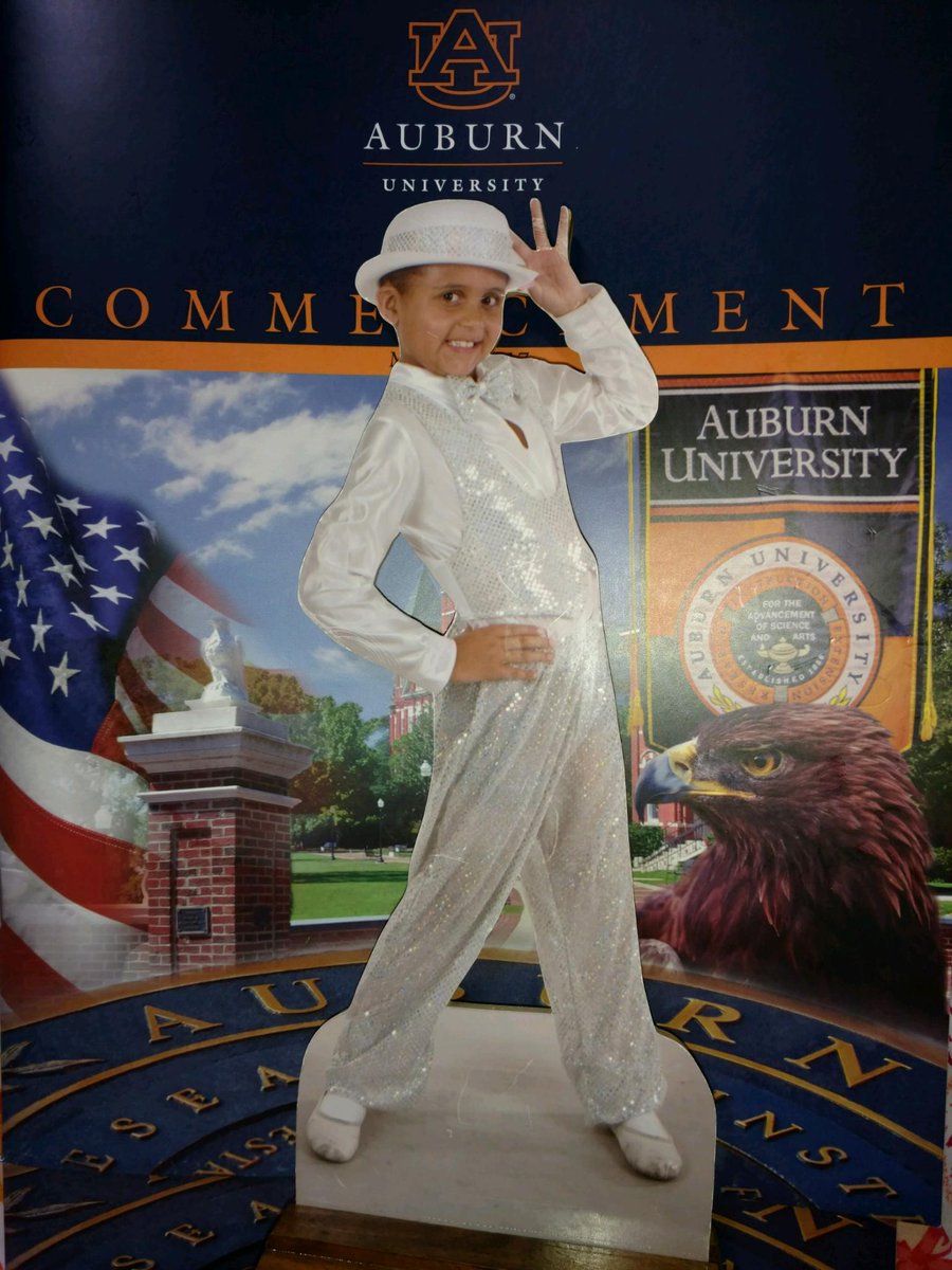 tutucuties's tweet photo. #auburngrad! Congrats @J_Swan_ https://t.co/P2f8Nof4VT