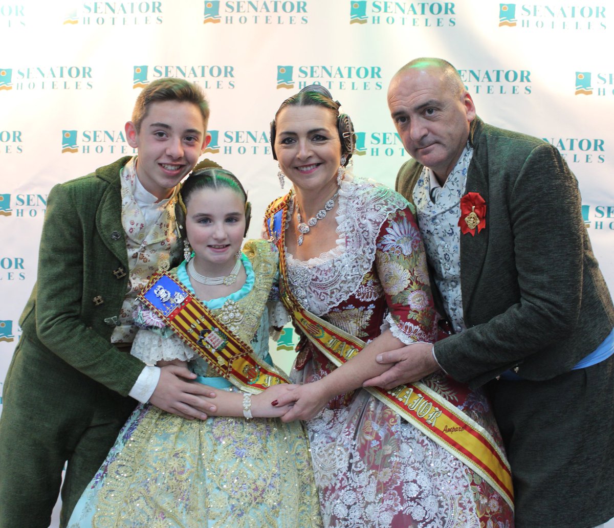 Falla_Segrelles's tweet image. El pasado SÁBADO 6 de mayo se celebró la EXALTACIÓN DE LAS FALLERAS MAYORES de la AFC y el Sector La Roqueta-Arrancapins.