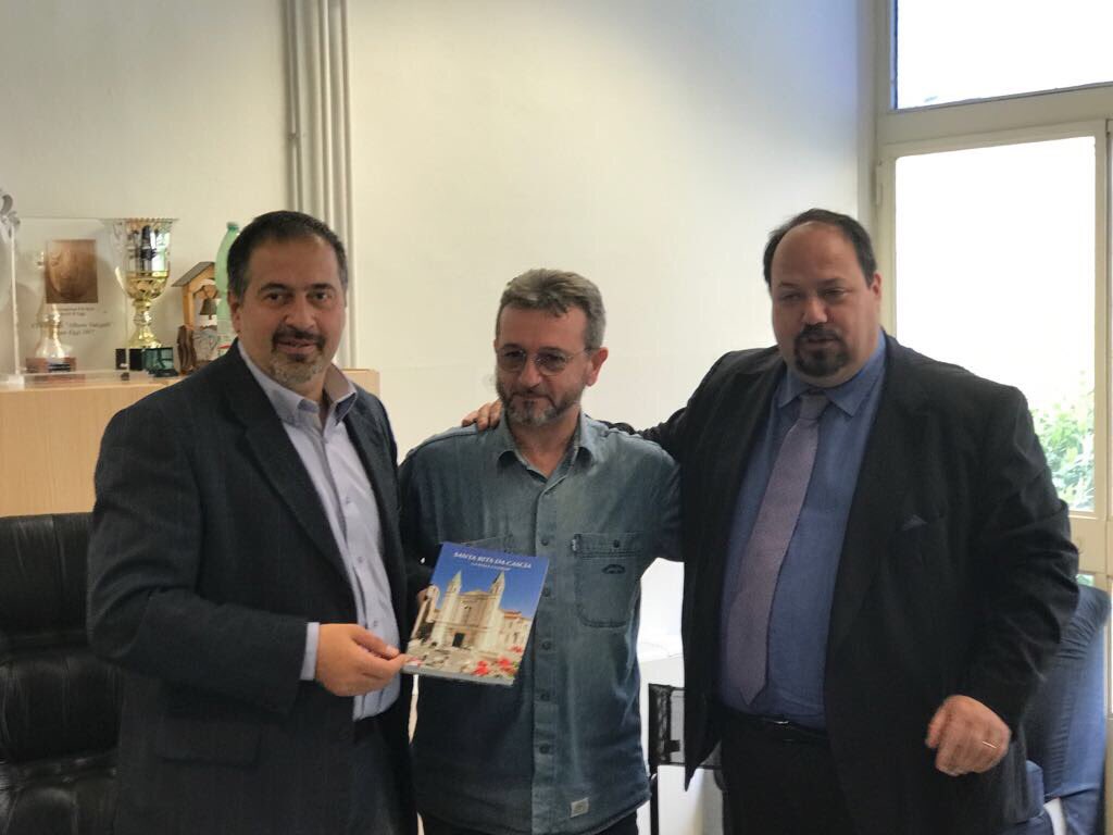 ugl_terziario's tweet photo. Incontro con il vicesindaco di Cascia. L'Ugl Terziario dona attrezzature sportive all'Usd Cascia Calcio. https://t.co/hxwj6HdLr4