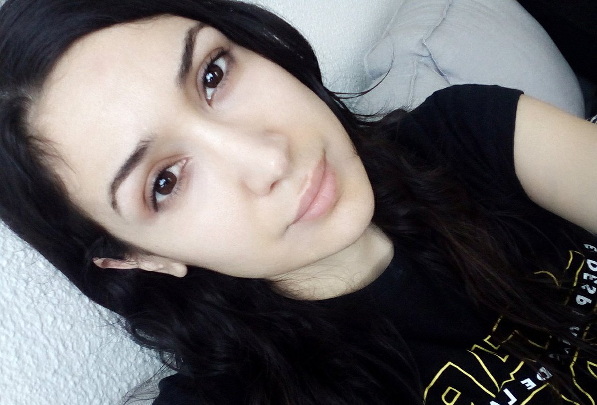 emarlyworld's tweet photo. Hace unos años no hubiera colgado mi jepeto así en Internet xD
Ahora sólo pienso: a quien no le guste que no mire ✌😊
#nomakeup #0makeup https://t.co/ablErvw4KO