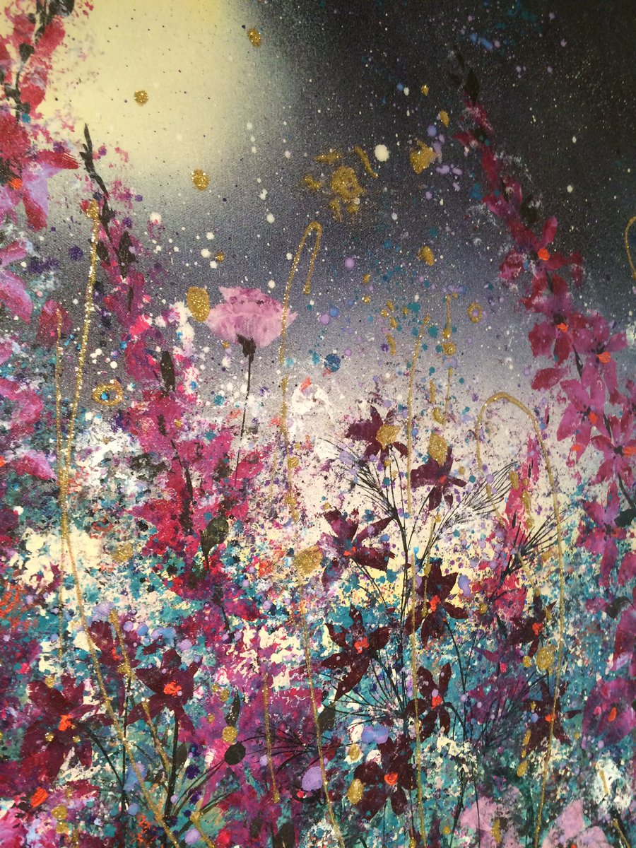 #herefordhour Have you seen these beautiful #flowers available at #pyepowder #canvas #leominster