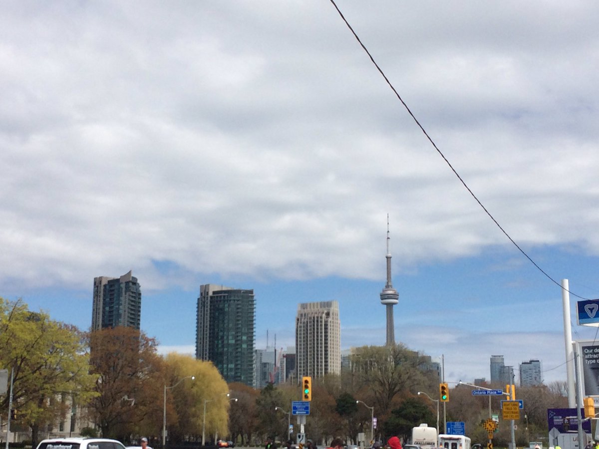 dwyaa's tweet photo. Thanks for the great time in Toronto @GoodLifeFitness can't wait for the summer! 👭👊#GLTM2017 https://t.co/U4RkO6nQUl