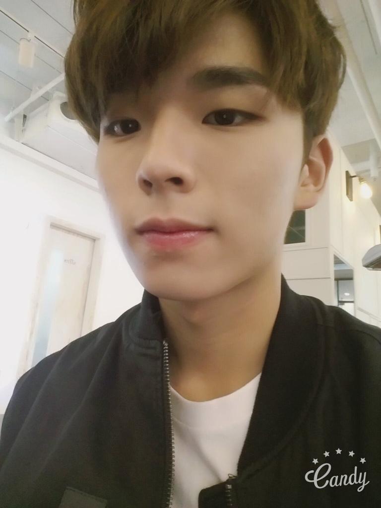 Y00ji_'s tweet photo. Ha Minho
Kenapa kamu bikin kecewa fans mu sayang? Kita semua sakit denger info itu 😞 #produce101season2 #thevibelabel https://t.co/Z9Kd3845Py