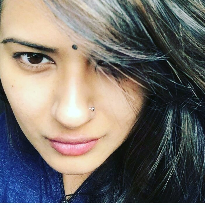 RutuSays_'s tweet photo. @kratikaonly new IG pic ππ without makeup itni khubsoorti waari jawannn ππ #Earlypackup β€β€ https://t.co/Q6RXsaZ8QN
