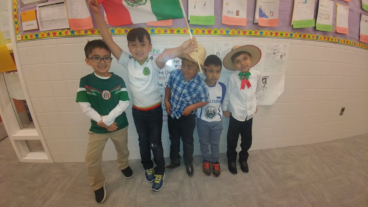 PS110Q's tweet photo. Ms. B (Baique)'s class celebrating #CincodeMayo last week! https://t.co/xWsuWTmbGX