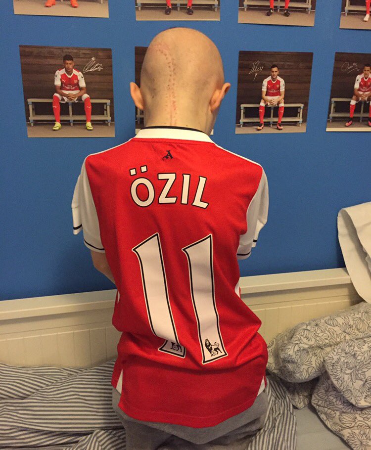 myshiningstaruk's tweet photo. @theowalcott zesty_arsenal @MesutOzil1088 @ArsenalApp @arsenal #helpcharlie @myshiningstaruk #juniorgunner #biggestfan #braincancer https://t.co/C9ZdaPzHke