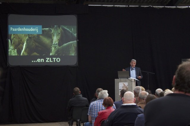 ZLTOHippisch's tweet photo. Van huisvesting tot financiering, gevarieerd programma op de ZLTO Ondernermersdag Paardenhouderij op 9 juni! https://t.co/pAup7Zdzf8 https://t.co/8cmLYNwUR1