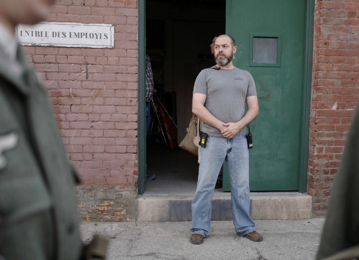 BurningBothEnds's tweet image. Quiet on the set! We've got some incredible (exclusive) behind-the-scenes photos coming soon. 

#closedset #setlife #BehindtheScenes