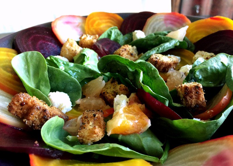Roasted Beet, Chevre, and Citrus Salad with Orange Vinaigrette glutenfreeyummy.com/roasted-beet-c…