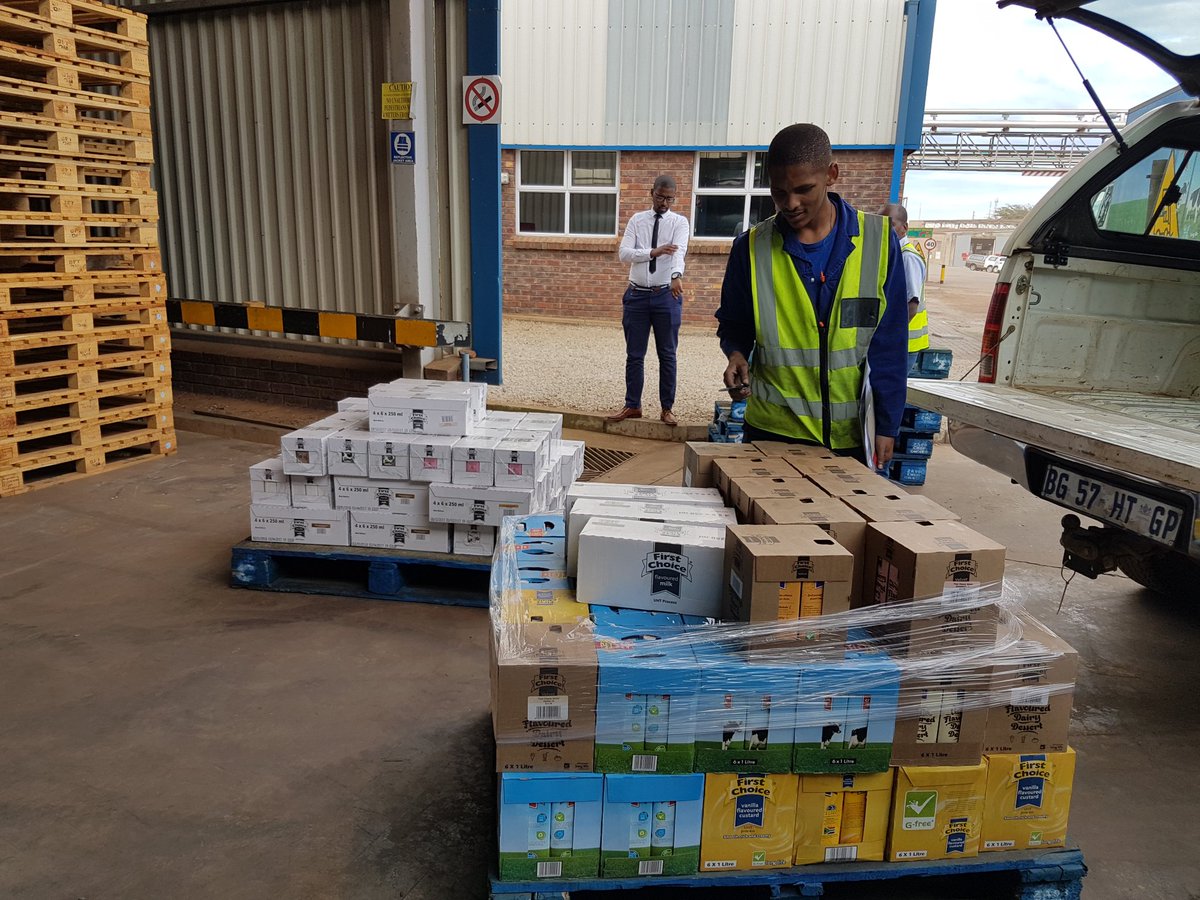 expafrica's tweet photo. Expedition Africa teams getting spoilt by @FirstChoiceSA thank you for your massive support #expafrica #firstchoice #kouga https://t.co/PRpJjjcpIM